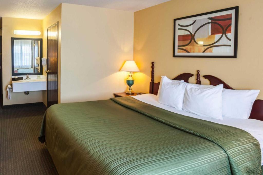 Quality Inn & Suites Arbor Екстериор снимка