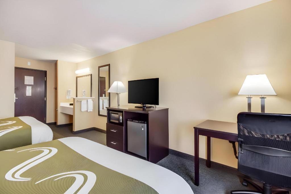 Quality Inn & Suites Arbor Екстериор снимка