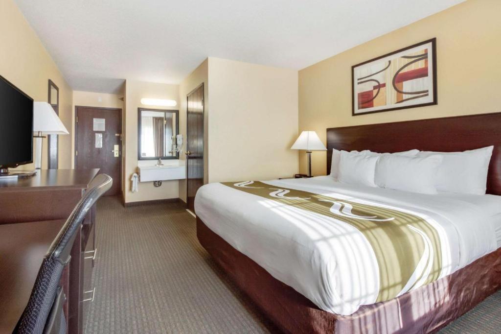 Quality Inn & Suites Arbor Екстериор снимка