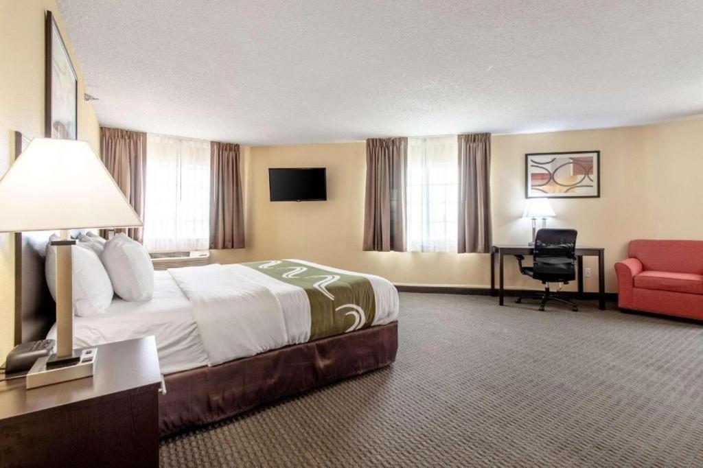 Quality Inn & Suites Arbor Екстериор снимка