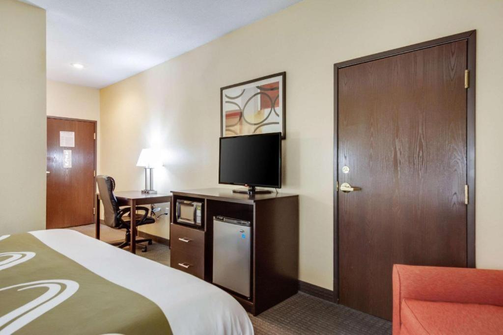 Quality Inn & Suites Arbor Екстериор снимка