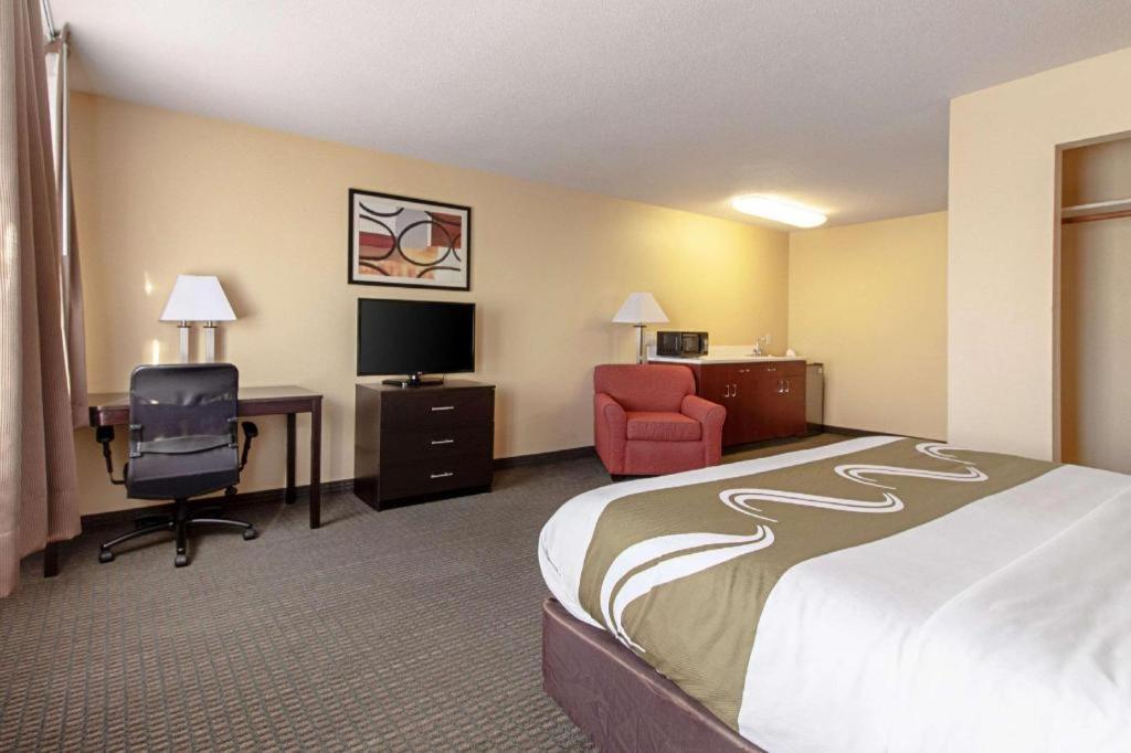 Quality Inn & Suites Arbor Екстериор снимка