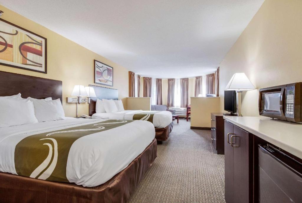 Quality Inn & Suites Arbor Екстериор снимка